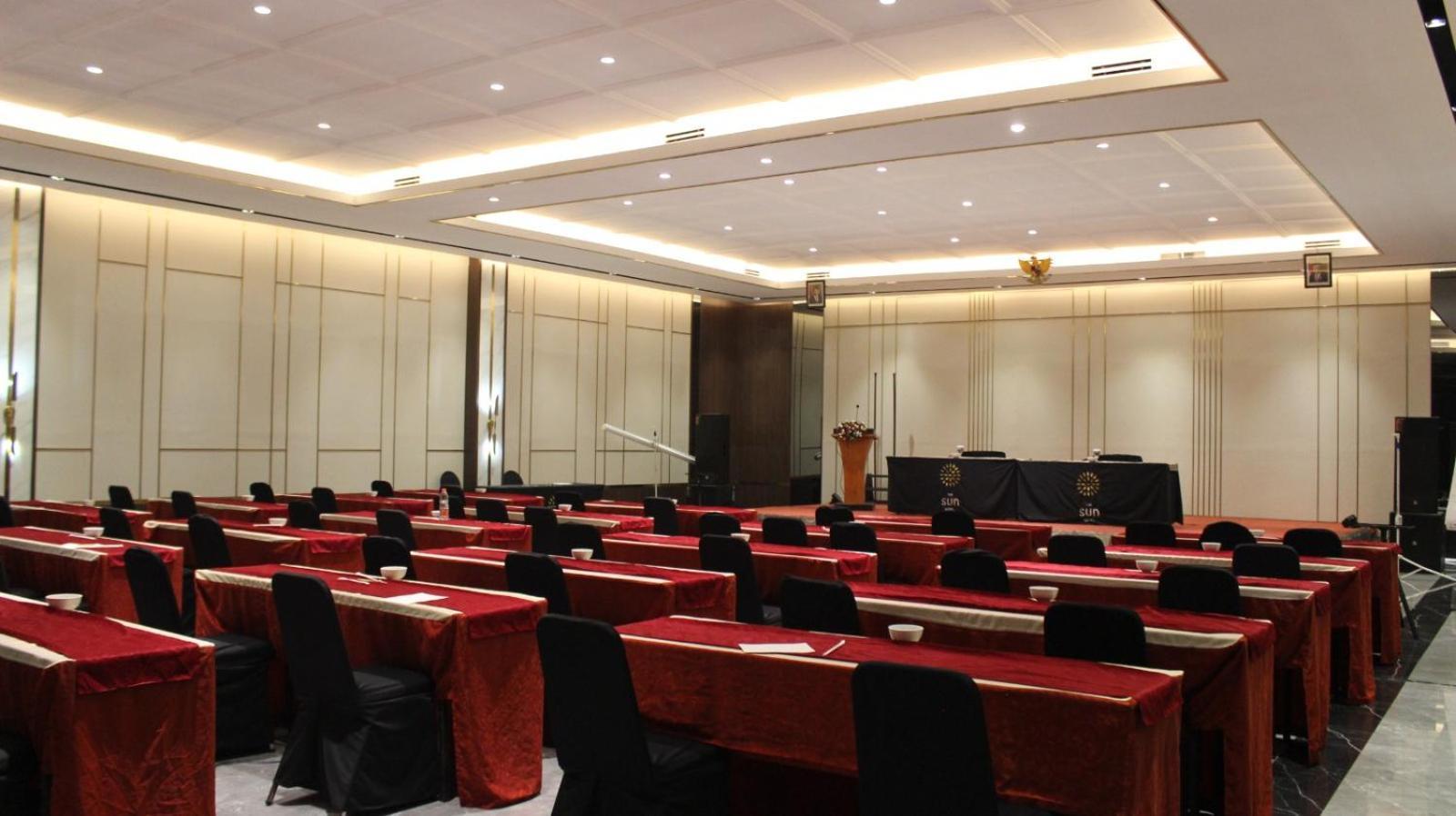 The Sun Hotel Sidoarjo Ngoại thất bức ảnh