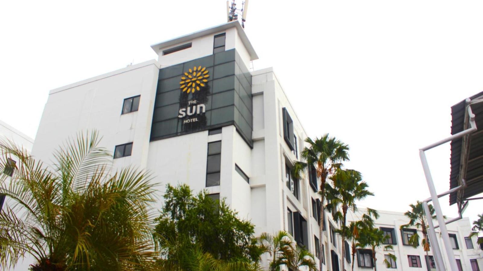 The Sun Hotel Sidoarjo Ngoại thất bức ảnh