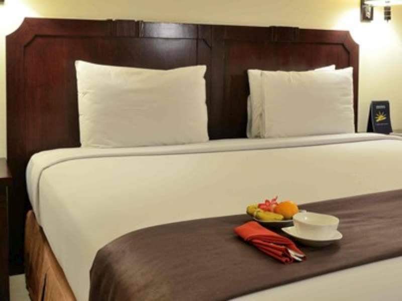 The Sun Hotel Sidoarjo Ngoại thất bức ảnh