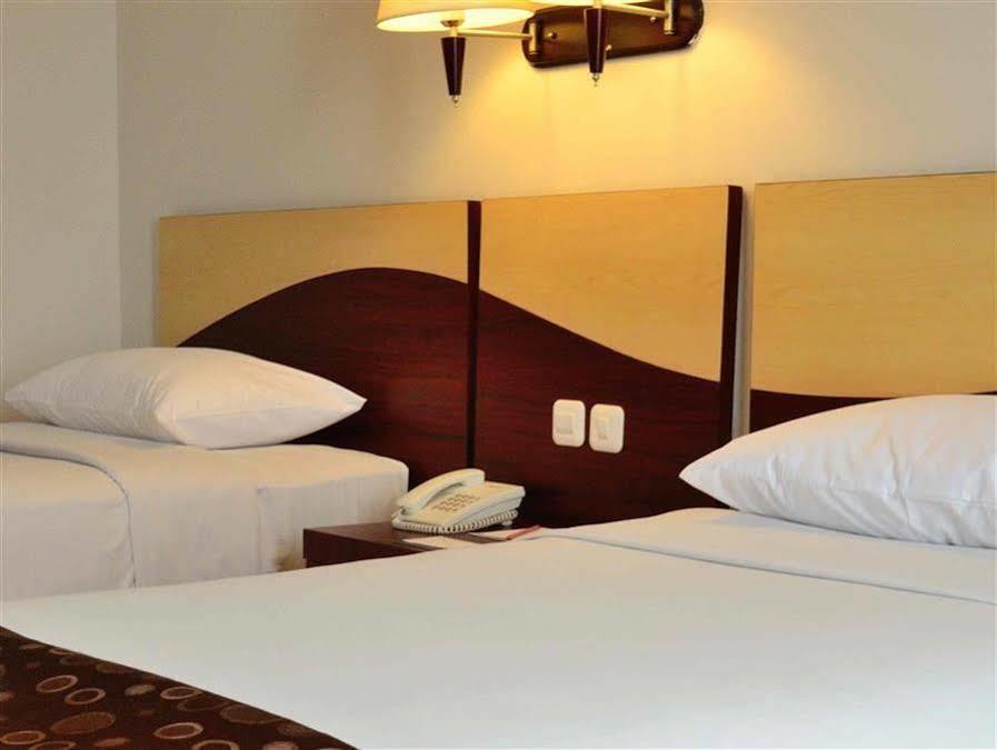 The Sun Hotel Sidoarjo Ngoại thất bức ảnh
