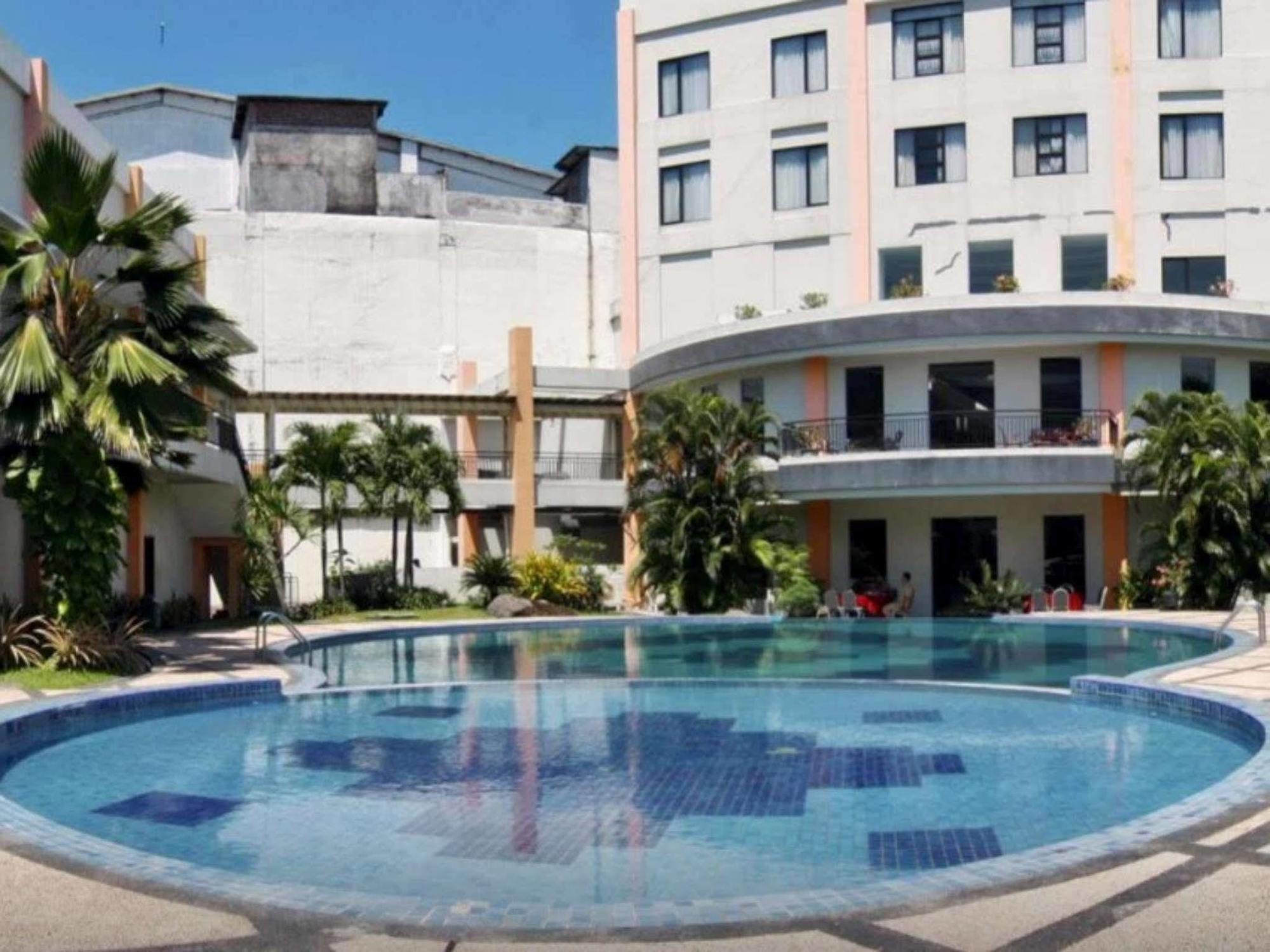 The Sun Hotel Sidoarjo Ngoại thất bức ảnh