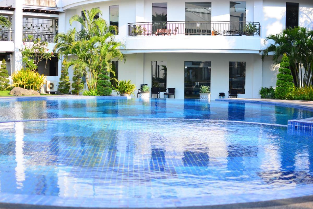 The Sun Hotel Sidoarjo Ngoại thất bức ảnh