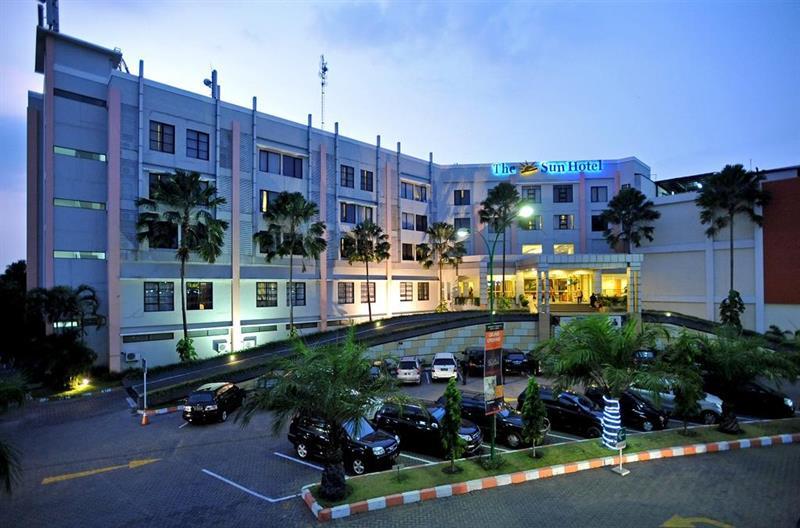 The Sun Hotel Sidoarjo Ngoại thất bức ảnh